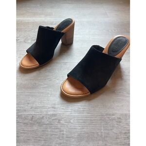 BORN Suede Leather Chunky Heel Sandals size 9